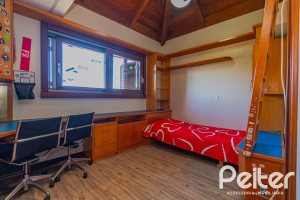 Casa em Condomínio à venda com 600m², 4 dormitórios, 4 suítes, 4 vagas, no bairro Terra Ville em PORTO ALEGRE