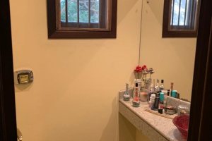 Casa à venda com 308m², 3 dormitórios, 1 suíte, 5 vagas, no bairro Cristal em Porto Alegre