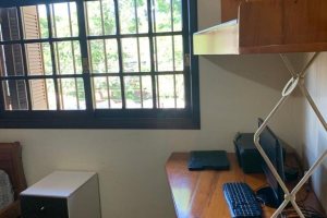 Casa à venda com 308m², 3 dormitórios, 1 suíte, 5 vagas, no bairro Cristal em Porto Alegre