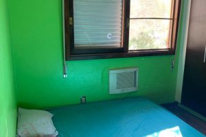 Casa à venda com 308m², 3 dormitórios, 1 suíte, 5 vagas, no bairro Cristal em Porto Alegre