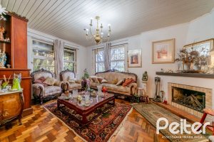 Casa à venda com 350m², 4 dormitórios, 4 suítes, 4 vagas, no bairro Tristeza em Porto Alegre