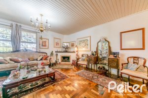 Casa à venda com 350m², 4 dormitórios, 4 suítes, 4 vagas, no bairro Tristeza em Porto Alegre