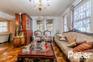 Casa à venda com 350m², 4 dormitórios, 4 suítes, 4 vagas, no bairro Tristeza em Porto Alegre