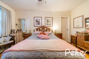 Casa à venda com 350m², 4 dormitórios, 4 suítes, 4 vagas, no bairro Tristeza em Porto Alegre