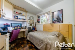 Casa à venda com 350m², 4 dormitórios, 4 suítes, 4 vagas, no bairro Tristeza em Porto Alegre