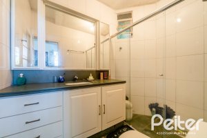 Casa à venda com 350m², 4 dormitórios, 4 suítes, 4 vagas, no bairro Tristeza em Porto Alegre