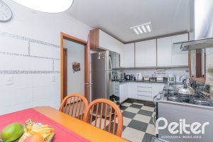 Casa em Condomínio à venda com 486m², 4 dormitórios, 3 suítes, 4 vagas, no bairro Cavalhada em PORTO ALEGRE