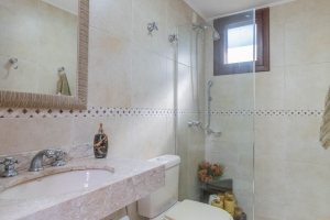 Casa em Condomínio à venda com 486m², 4 dormitórios, 3 suítes, 4 vagas, no bairro Cavalhada em PORTO ALEGRE