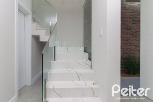 Casa em Condomínio à venda com 209m², 3 dormitórios, 3 suítes, 2 vagas, no bairro Ipanema em Porto Alegre