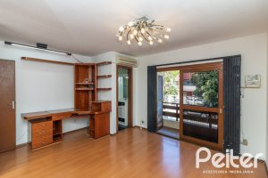 Casa à venda com 309m², 4 dormitórios, 1 suíte, 4 vagas, no bairro Ipanema em Porto Alegre