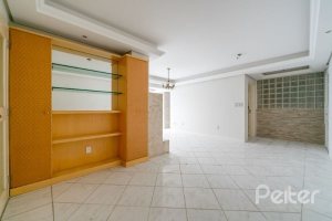 Apartamento à venda com 105m², 2 dormitórios, 1 suíte, 2 vagas, no bairro Cristal em Porto Alegre