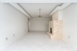 Apartamento à venda com 105m², 2 dormitórios, 1 suíte, 2 vagas, no bairro Cristal em Porto Alegre