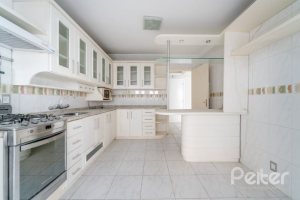 Apartamento à venda com 105m², 2 dormitórios, 1 suíte, 2 vagas, no bairro Cristal em Porto Alegre