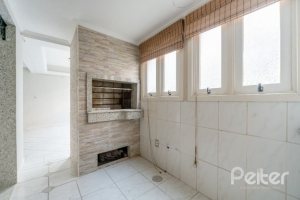 Apartamento à venda com 105m², 2 dormitórios, 1 suíte, 2 vagas, no bairro Cristal em Porto Alegre