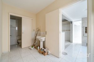 Apartamento à venda com 105m², 2 dormitórios, 1 suíte, 2 vagas, no bairro Cristal em Porto Alegre
