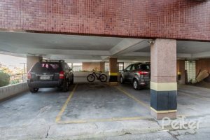 Apartamento à venda com 105m², 2 dormitórios, 1 suíte, 2 vagas, no bairro Cristal em Porto Alegre