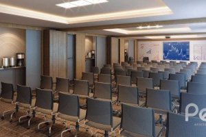 Comercial à venda com 37m², 1 vaga, no bairro Menino Deus em Porto Alegre