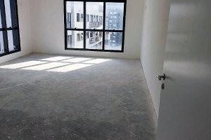 Comercial à venda com 37m², 1 vaga, no bairro Menino Deus em Porto Alegre