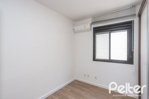 Apartamento à venda com 73m², 3 dormitórios, 1 suíte, 2 vagas, no bairro Tristeza em PORTO ALEGRE