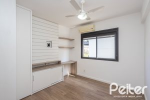 Apartamento à venda com 73m², 3 dormitórios, 1 suíte, 2 vagas, no bairro Tristeza em PORTO ALEGRE