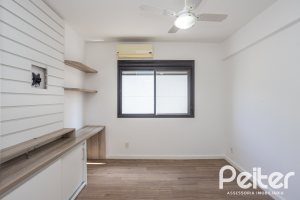 Apartamento à venda com 73m², 3 dormitórios, 1 suíte, 2 vagas, no bairro Tristeza em PORTO ALEGRE