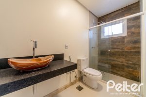 Casa em Condomínio à venda com 294m², 5 dormitórios, 5 suítes, 4 vagas, no bairro Terra Ville em PORTO ALEGRE