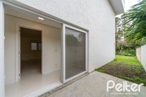 Casa em Condomínio à venda com 294m², 5 dormitórios, 5 suítes, 4 vagas, no bairro Terra Ville em PORTO ALEGRE