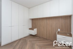Apartamento à venda com 65m², 2 dormitórios, 1 suíte, 1 vaga, no bairro Tristeza em Porto Alegre