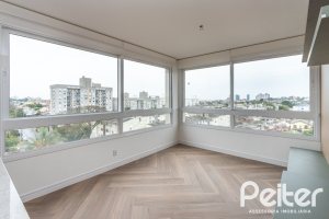 Apartamento à venda com 65m², 2 dormitórios, 1 suíte, 1 vaga, no bairro Tristeza em Porto Alegre