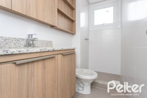 Apartamento à venda com 65m², 2 dormitórios, 1 suíte, 1 vaga, no bairro Tristeza em Porto Alegre