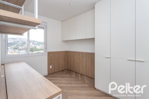 Apartamento à venda com 65m², 2 dormitórios, 1 suíte, 1 vaga, no bairro Tristeza em Porto Alegre