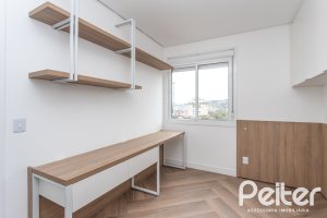 Apartamento à venda com 65m², 2 dormitórios, 1 suíte, 1 vaga, no bairro Tristeza em Porto Alegre