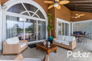 Casa em Condomínio à venda com 615m², 4 dormitórios, 4 suítes, 6 vagas, no bairro Terra Ville em PORTO ALEGRE