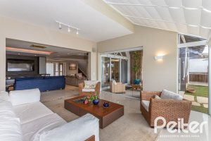 Casa em Condomínio à venda com 615m², 4 dormitórios, 4 suítes, 6 vagas, no bairro Terra Ville em PORTO ALEGRE