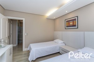 Casa em Condomínio à venda com 615m², 4 dormitórios, 4 suítes, 6 vagas, no bairro Terra Ville em PORTO ALEGRE