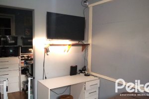 Casa à venda com 180m², 3 dormitórios, 4 vagas, no bairro Ipanema em Porto Alegre