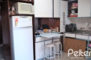 Casa à venda com 180m², 3 dormitórios, 4 vagas, no bairro Ipanema em Porto Alegre