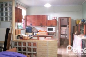 Casa à venda com 180m², 3 dormitórios, 4 vagas, no bairro Ipanema em Porto Alegre