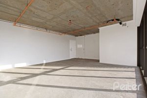 Comercial à venda com 47m², 1 vaga, no bairro Tristeza em Porto Alegre