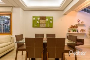 Casa em Condomínio à venda com 170m², 3 dormitórios, 1 suíte, 2 vagas, no bairro Jardim Isabel em Porto Alegre