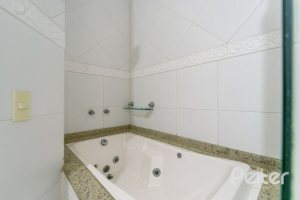 Casa em Condomínio à venda com 170m², 3 dormitórios, 1 suíte, 2 vagas, no bairro Jardim Isabel em Porto Alegre