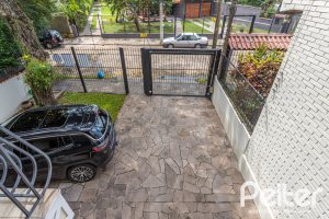 Casa à venda com 379m², 3 dormitórios, 2 suítes, 3 vagas, no bairro Ipanema em Porto Alegre