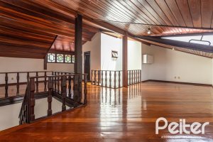 Casa à venda com 379m², 3 dormitórios, 2 suítes, 3 vagas, no bairro Ipanema em Porto Alegre