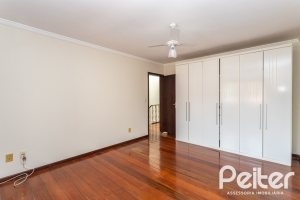 Casa à venda com 379m², 3 dormitórios, 2 suítes, 3 vagas, no bairro Ipanema em Porto Alegre