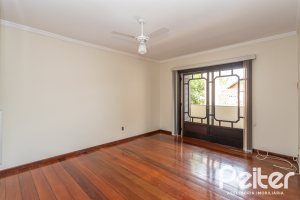 Casa à venda com 379m², 3 dormitórios, 2 suítes, 3 vagas, no bairro Ipanema em Porto Alegre