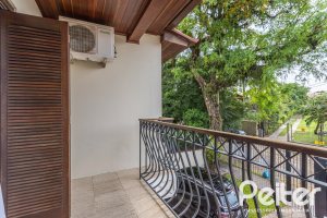 Casa à venda com 379m², 3 dormitórios, 2 suítes, 3 vagas, no bairro Ipanema em Porto Alegre