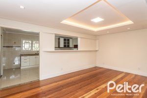 Casa à venda com 379m², 3 dormitórios, 2 suítes, 3 vagas, no bairro Ipanema em Porto Alegre