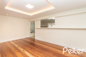 Casa à venda com 379m², 3 dormitórios, 2 suítes, 3 vagas, no bairro Ipanema em Porto Alegre