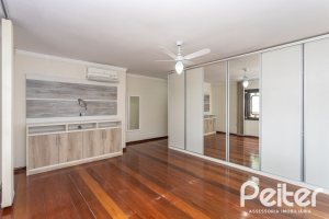 Casa à venda com 379m², 3 dormitórios, 2 suítes, 3 vagas, no bairro Ipanema em Porto Alegre
