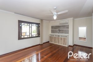 Casa à venda com 379m², 3 dormitórios, 2 suítes, 3 vagas, no bairro Ipanema em Porto Alegre